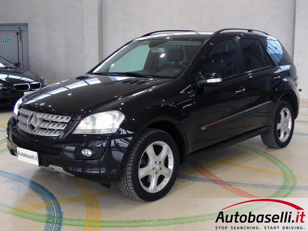Mart school one MERCEDES ML 320 CDI SPORT Cambio automatico 7gtronic + Navigatore + Direct select + Interni in pelle/alcantara + Airmatic dual control + Cerchi in lega + Radio cd + Caricatore cd + Mart school one MERCEDES ML 320 CDI SPORT Cambio automatico 7gtronic + Navigatore + Direct select + Interni in pelle/alcantara + Airmatic dual control + Cerchi in lega + Radio cd + Caricatore cd +