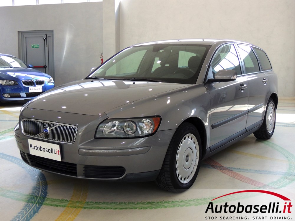 Volvo V50 2.0 D Kinetic Climatizzatore Bi-Zona + Radio Cd + Cerchi In Lega + Abs + Servosterzo + Airbag + Vetri Elettrici + Stc + Retronebbia + Unico Proprietario + Del 11/2004