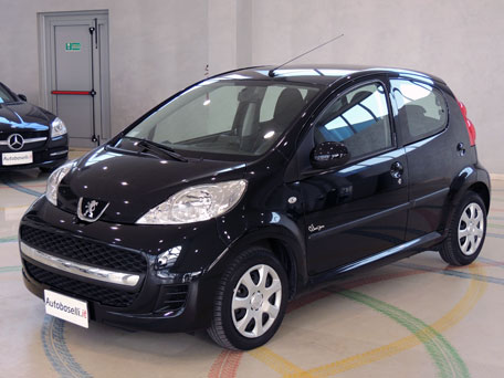 PEUGEOT 107 1.0 I 5P SWEET YEARS 2TRONIC Cambio automatico + Navigatore +  Climatizzatore + Radio cd + Servosterzo + Airbag + Idonea per neopatentati  + Unica proprietaria + del 2011